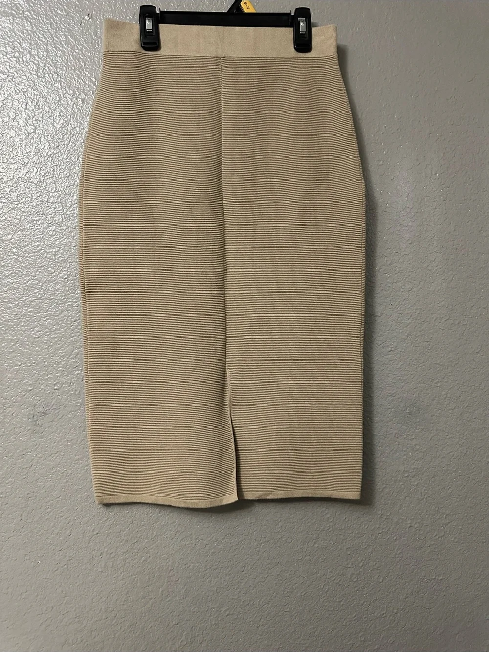 Uniqlo Beige Ribbed Knit Pencil Skirt size small NWT